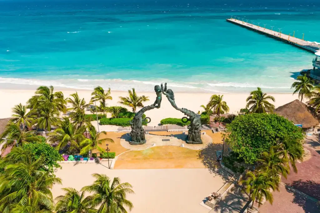 parque-fundadores-playa-carmen (1)