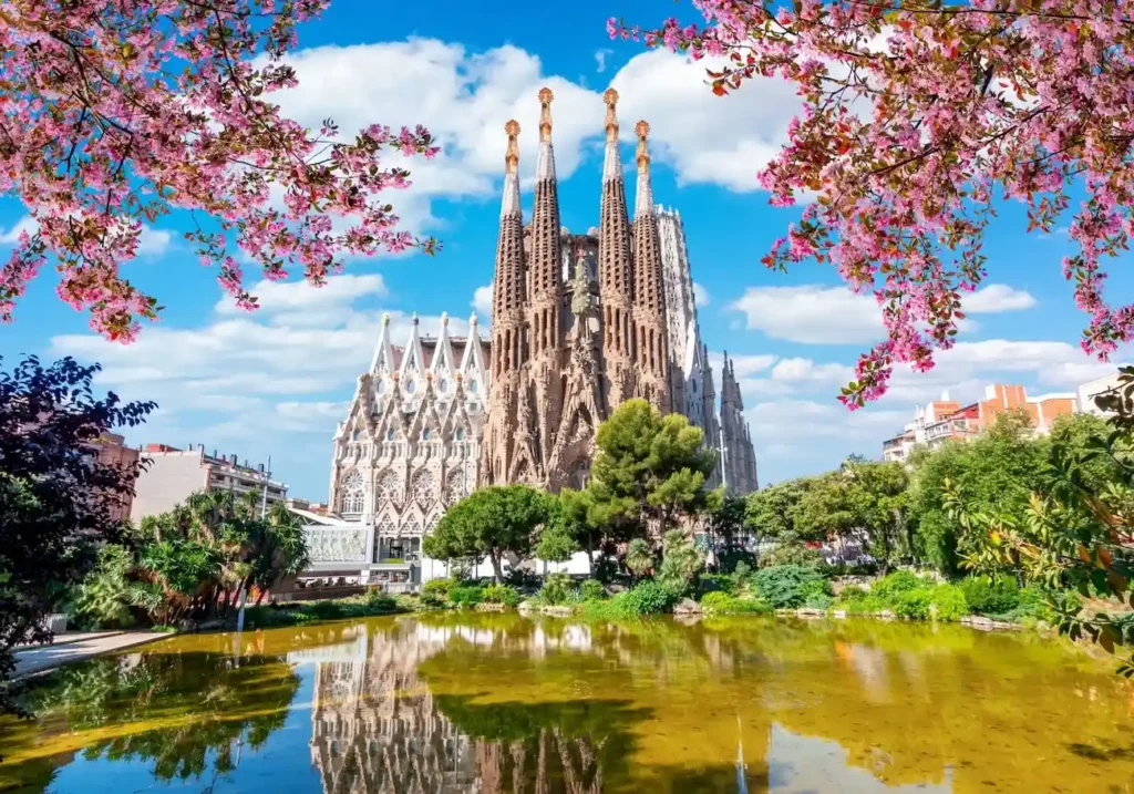 sagrada-familia-tour-barcelona-4 (1)